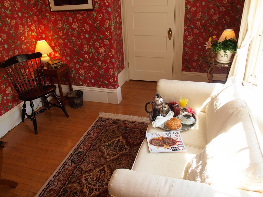 Belmont Inn Camden Room photo